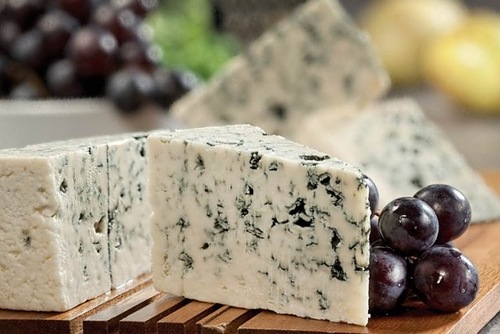 Голубой сыр и его разновидности, сыр с голубой плесенью - описание Дорблю