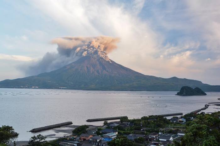 Извержение вулкана, землетрясения, лава - красивые снимки и фото 14
