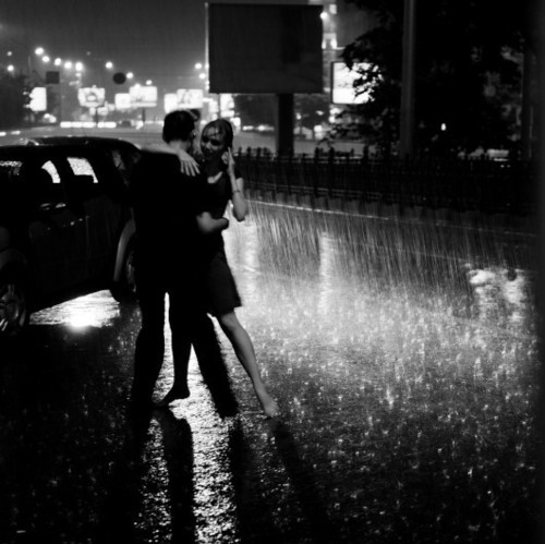 Черно-белые фото влюбленных людей, красивые пары - сборка фото 13