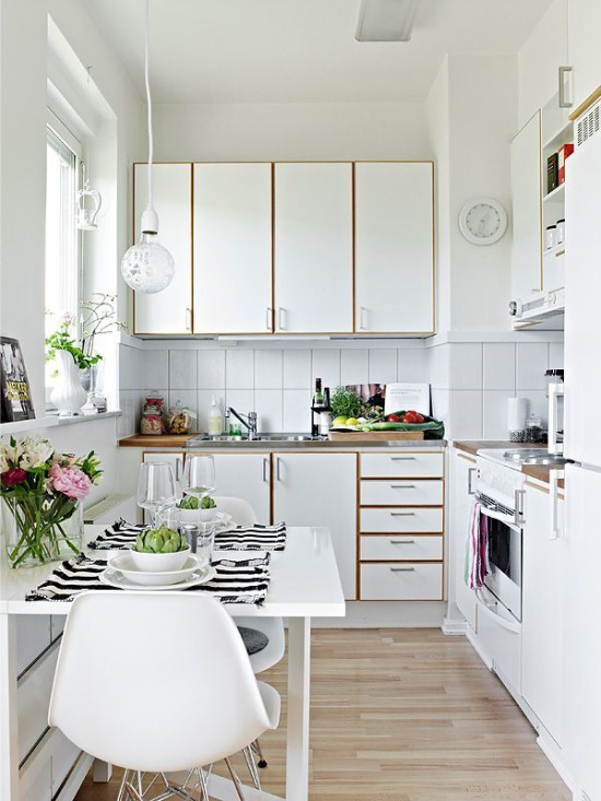 Как правильно использовать пространство в маленькой кухне 4