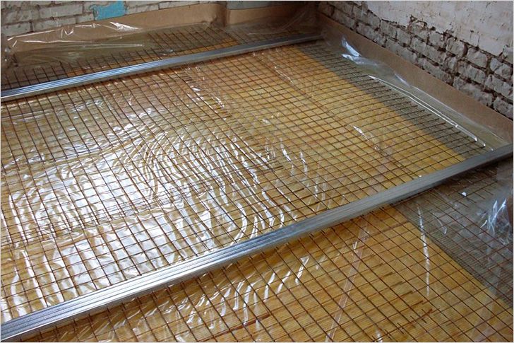 Как залить бетонную стяжку поверх теплого пола - способы и советы 1