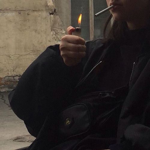 Курящая Девушка Фото Без Лица