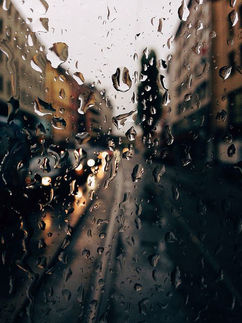 Красивые и удивительные картинки дождя для заставки - подборка 14