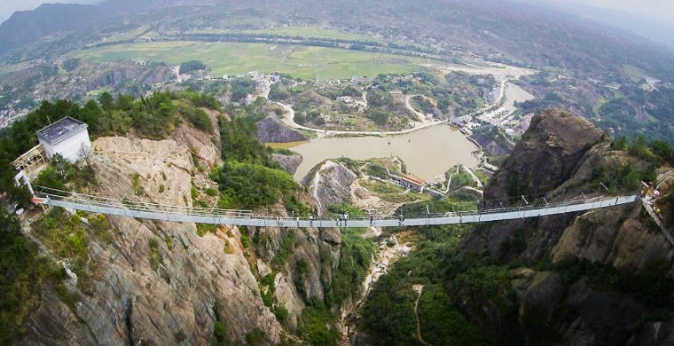Стеклянный мост в Китае - удивительные и невероятные фото, видео 1