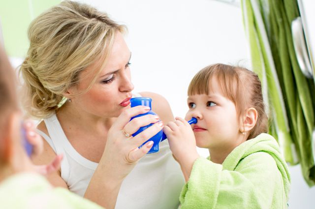 Как промывать нос физраствором ребенку в домашних условиях - лучшие способы 4