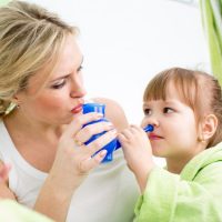 Как промывать нос физраствором ребенку в домашних условиях - лучшие способы 4