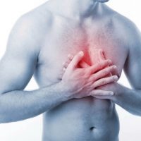 Боль в грудной клетке посередине - основные причины, что делать 2