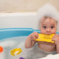 Как дома купать новорожденного ребенка первый раз - лучший способ 1