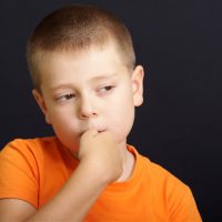 Как отучить ребенка грызть ногти - причины и главные рекомендации 1
