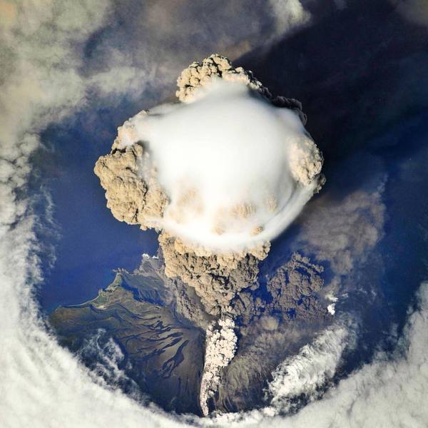 Извержение вулкана, землетрясения, лава - красивые снимки и фото 20