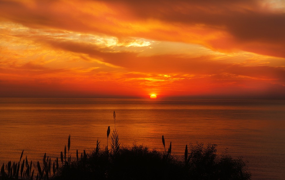 Невероятный и красивый закат Солнца летом - картинки и изображения 10