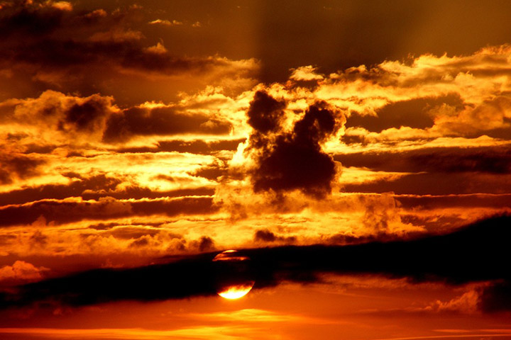 Невероятный и красивый закат Солнца летом - картинки и изображения 9