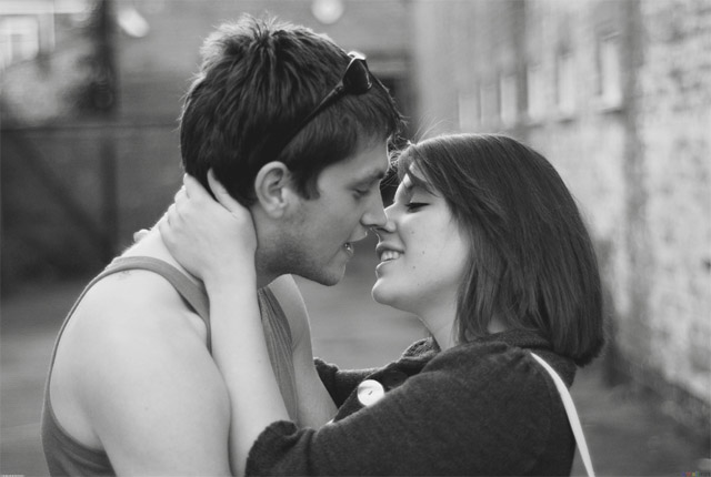 Черно-белые фото и картинки поцелуев любящих людей - сборка 16
