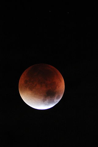 Невероятные и необычные картинки, фото луны на телефон на заставку 11