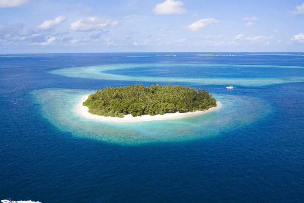 Таинственный и необитаемый остров - удивительные картинки 12