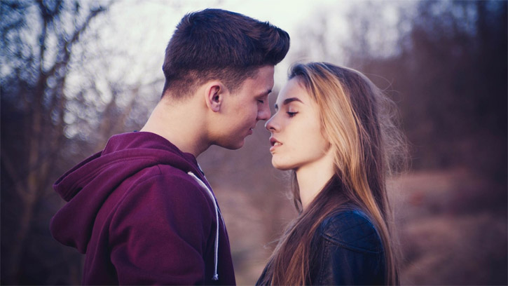 Девушка и парень целуются - красивые картинки и фото 20 штук 19
