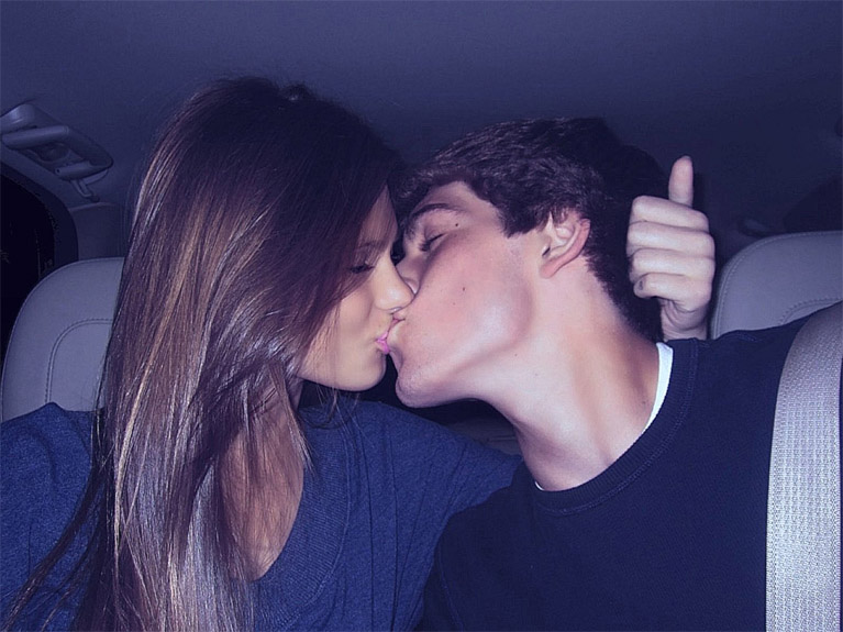 Девушка и парень целуются - красивые картинки и фото 20 штук 7