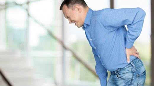 Что делать, если тяжело стоять и сидеть из-за болей в спине 2