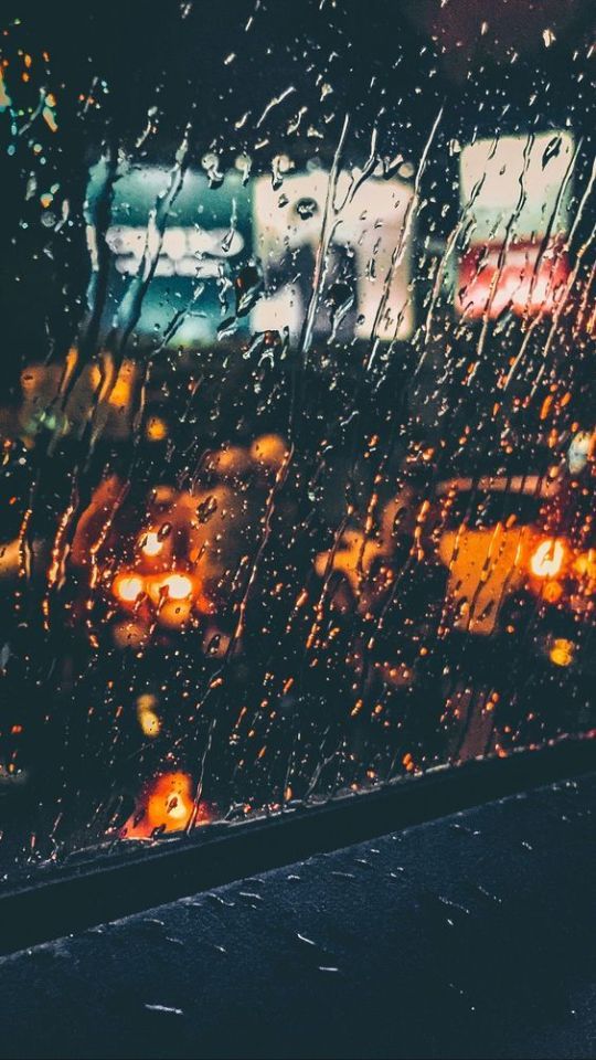 Красивые и удивительные картинки дождя для заставки - подборка 11