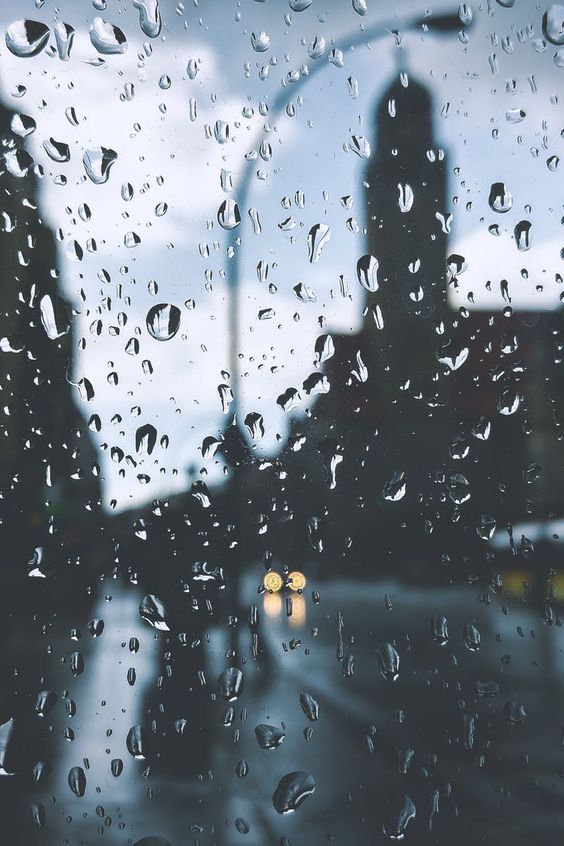 Красивые и удивительные картинки дождя для заставки - подборка 8