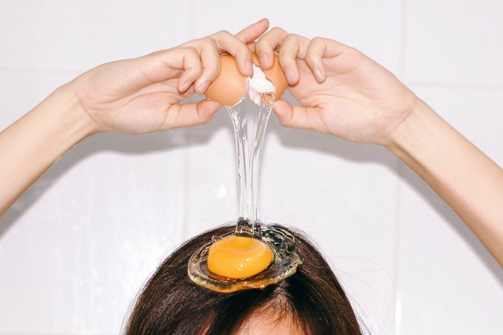 Польза и правила приготовления яичной маски от выпадения волос 1