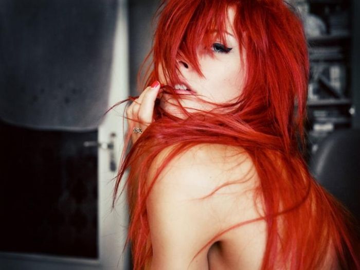 Красивые фото рыжей девушки на аву в ВКонтакте - 20 картинок (17)
