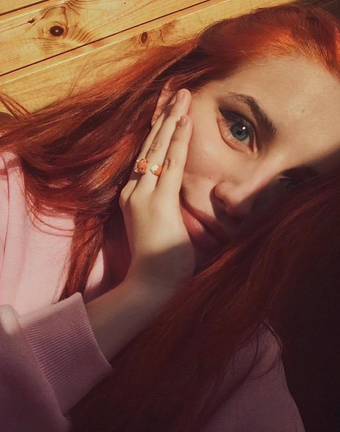 Красивые фото рыжей девушки на аву в ВКонтакте   20 картинок (21)