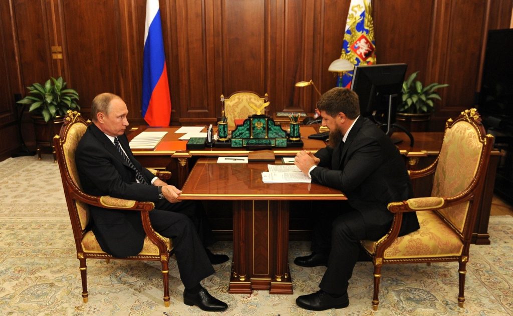 фото Путина в кабинете (12)