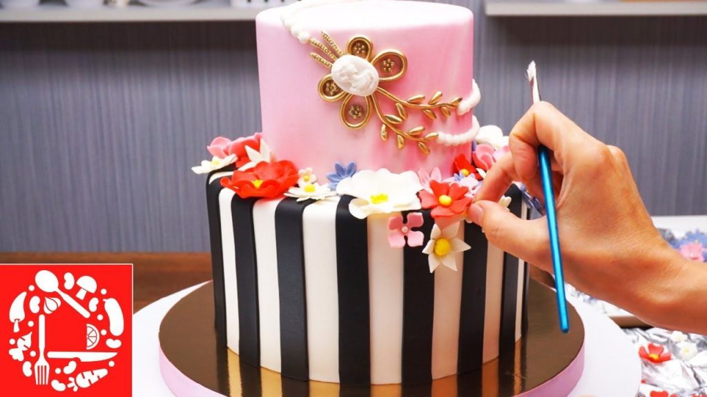Торт на день рождения для подруги из мастики - фото (5)