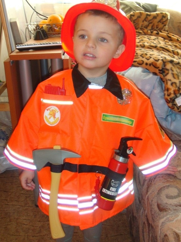 Костюм пожарника для детей
