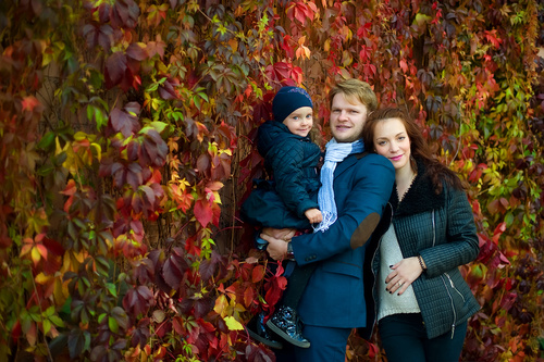 Осенняя семейная фотосессия на природе   фото идеи (3)