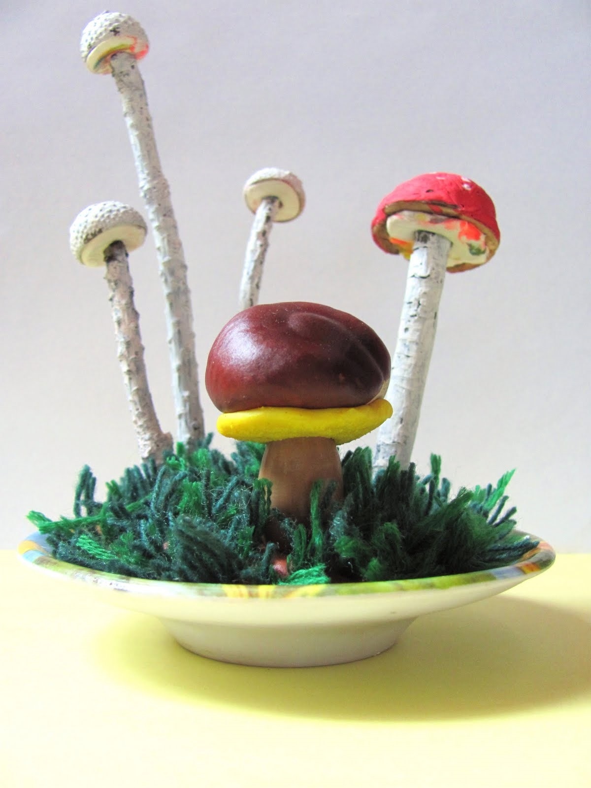 Поделка грибная полянка из пластилина для детей012