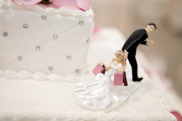 Прикольные картинки торты на свадьбу   идеи с фото (13)