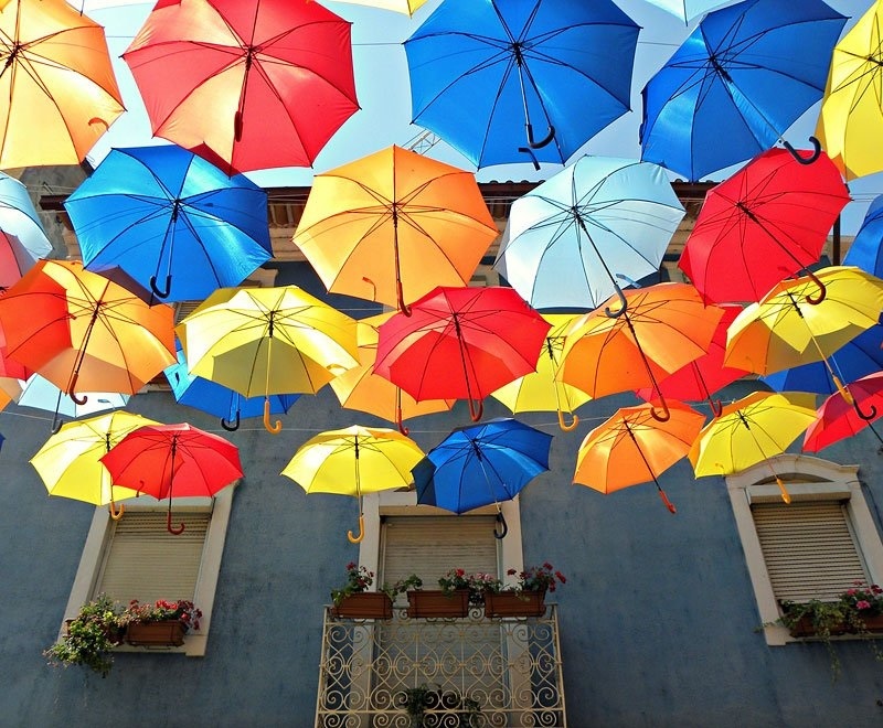 Картинки на День разноцветных зонтов009