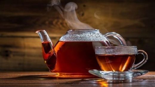 Почему горячий чай остывает быстрее если на него дуют (1)