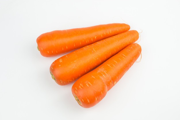 Морковь на белом фоне картинка (1)