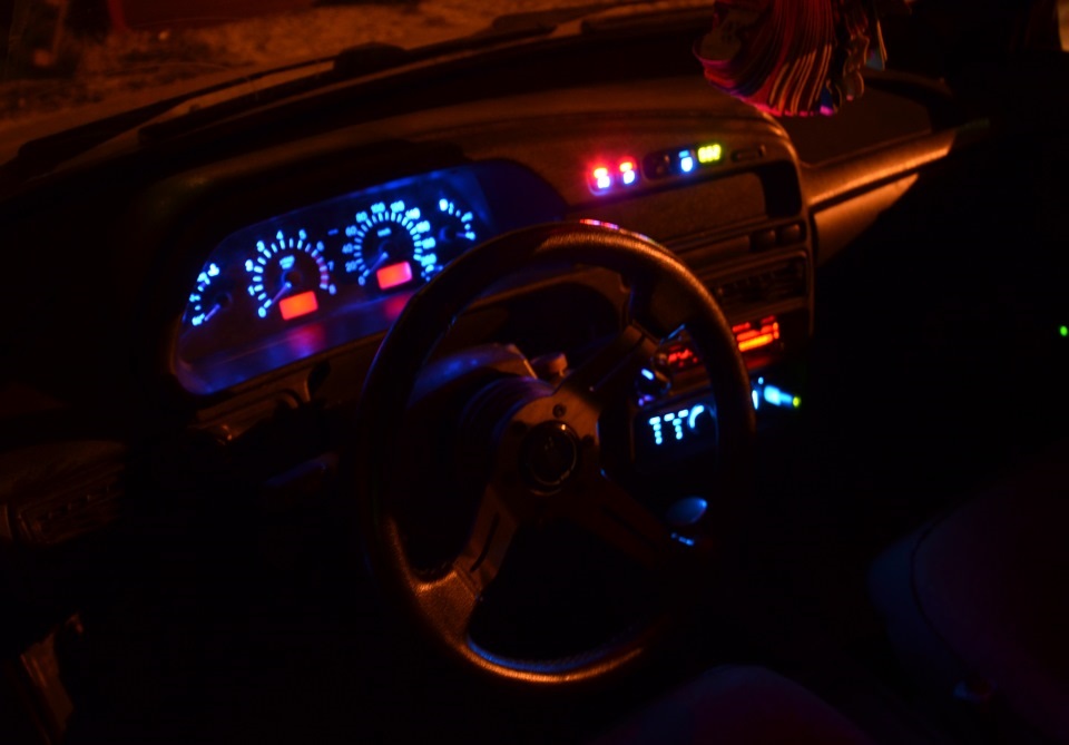 Красивые фото пар в машине ночью (15)