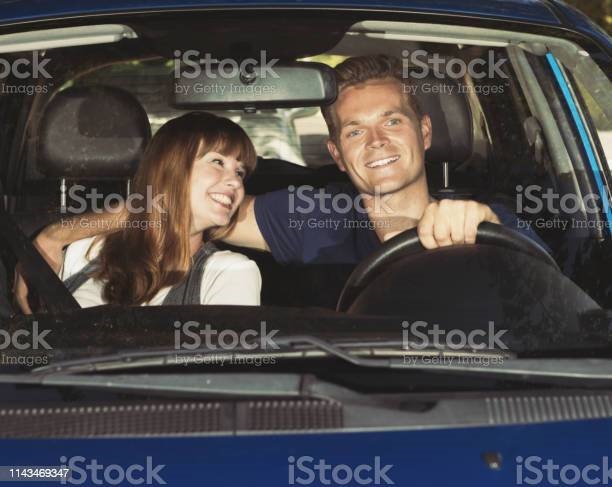 Красивые фото пар в машине ночью (17)
