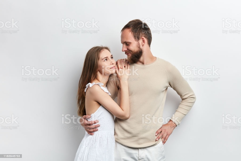 Красивые картинки девушка у парня на плече - 2021 год сборка (4)