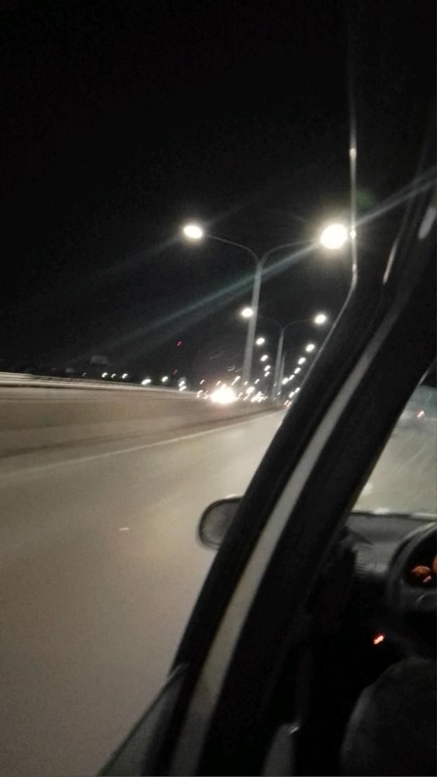 Красивые фото парень в машине ночью на заставку (24)