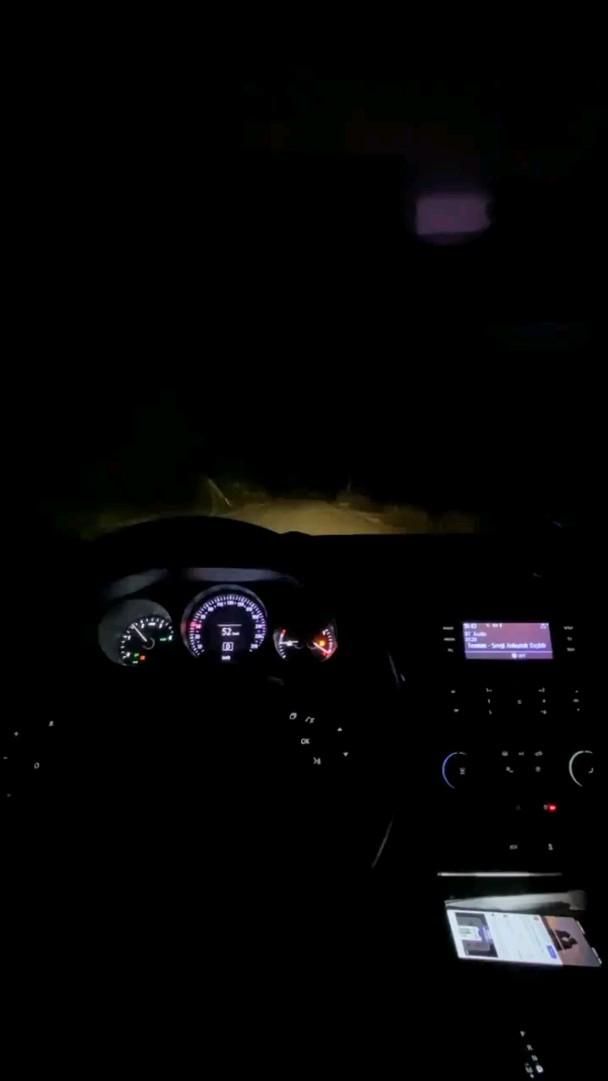 Красивые фото парень в машине ночью на заставку (29)