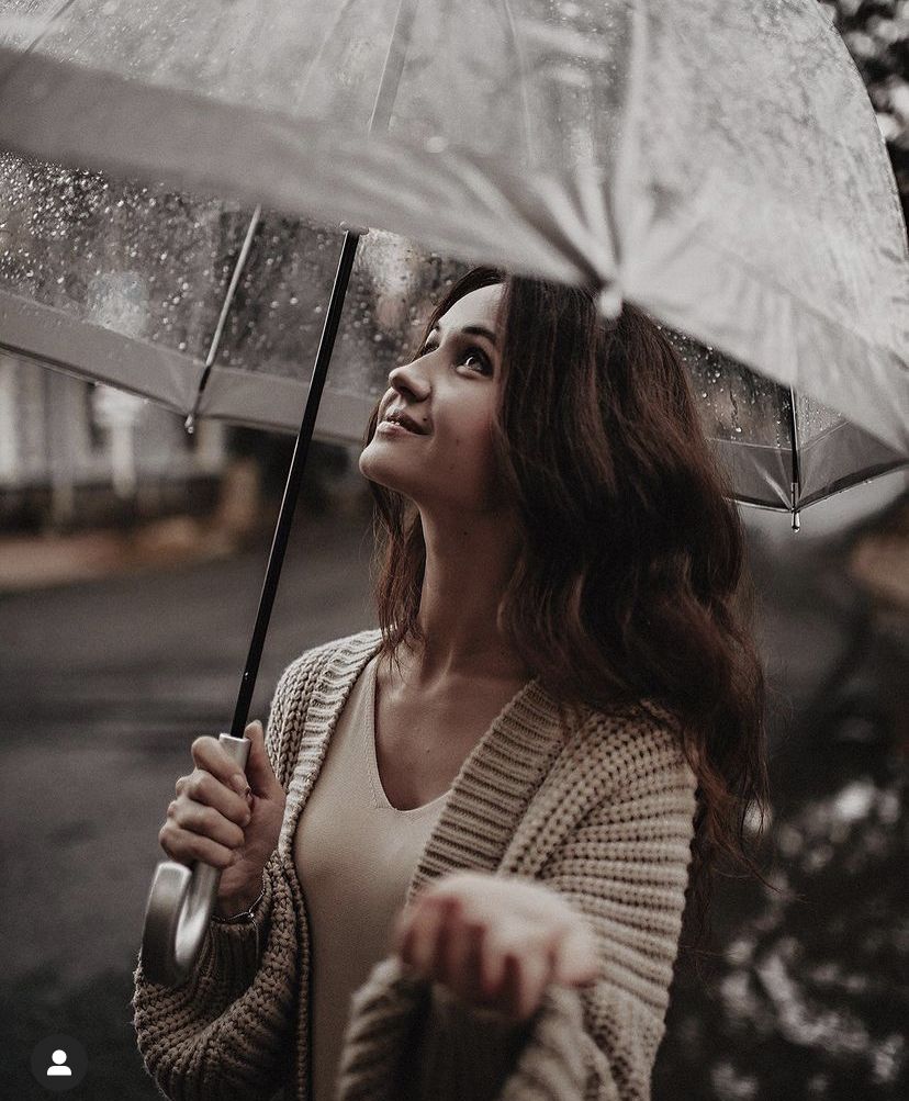 Красивые фото - девушка осенью под дождем (13)