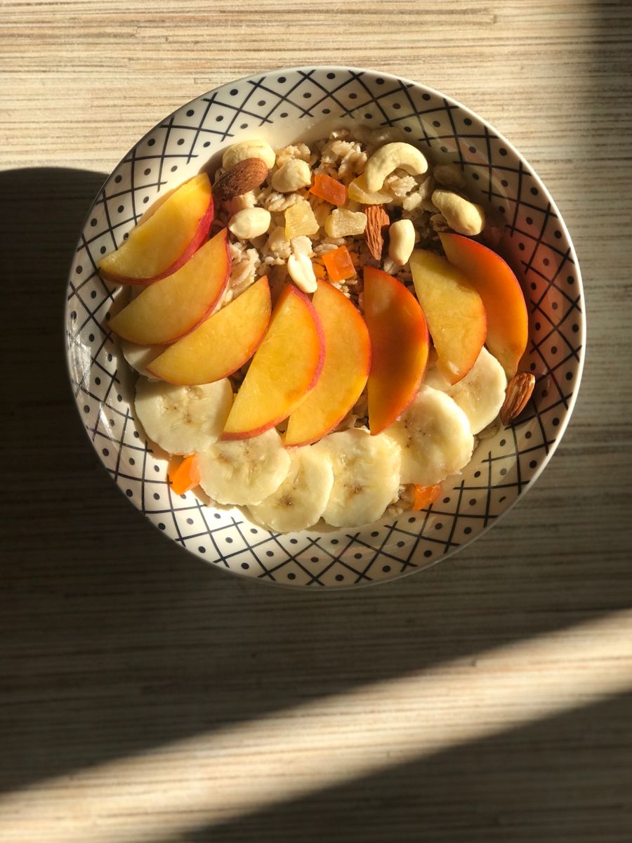 Красивый завтрак с фруктами на фото (13)