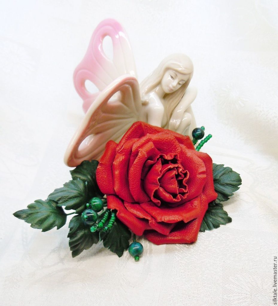 Красная роза в подарок для девушки в картинке (6)