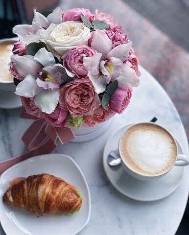 Чашка кофе и цветы на ветках   обои и фото (1)