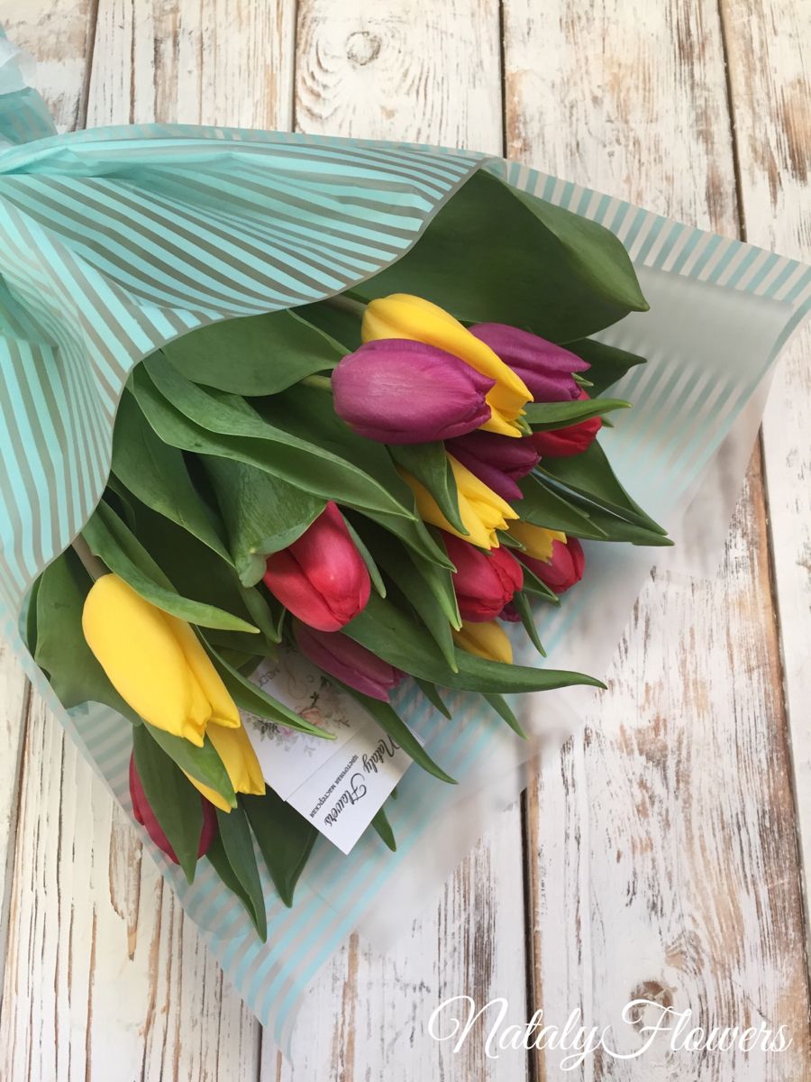 Красивые и нежные тюльпаны в открытках на 8 марта (6)