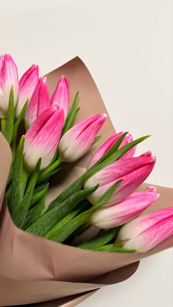 Розовые тюльпаны девушке на 8 марта - картинки (18)