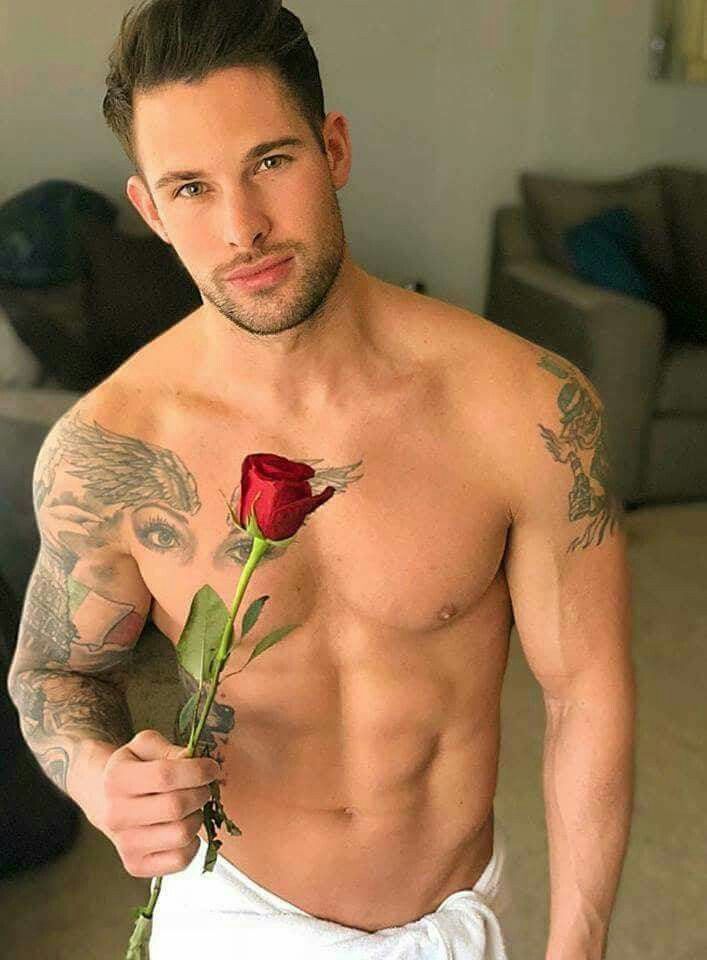 Фото мужчин красивых с цветами - подборка (21)