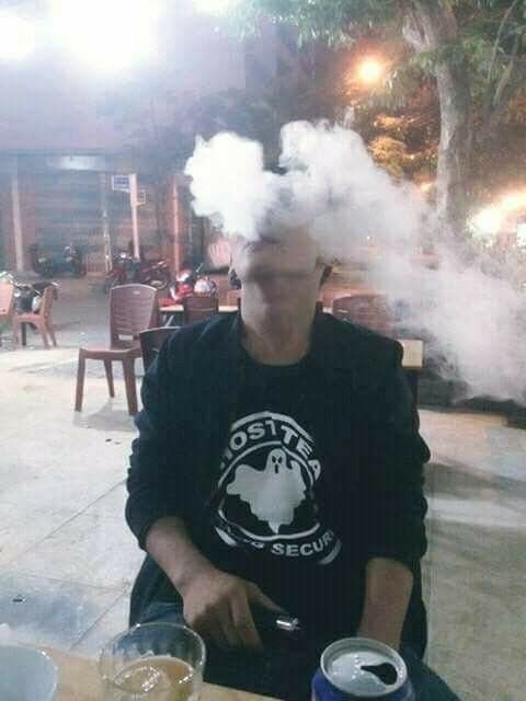 Фото на аву парень с сигаретой без лица (9)