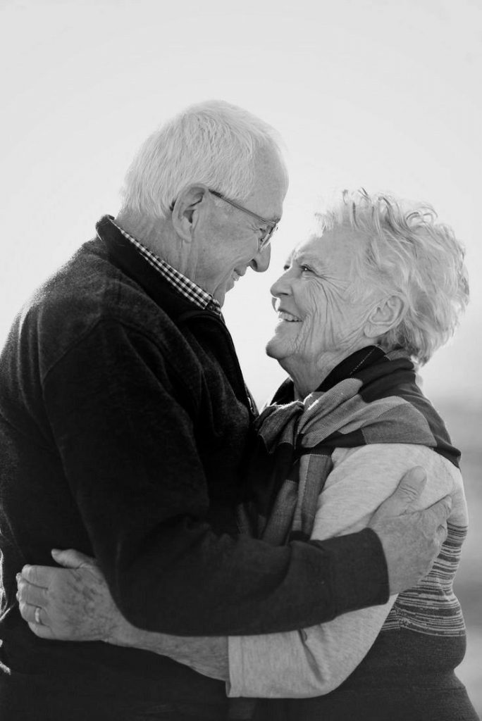 Красивая картинка бабушка и дедушка вместе (19)